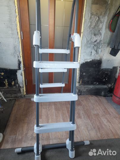 Лестница для бассейна intex