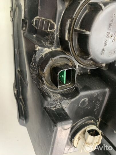 Фара правая Ssang Yong Rexton 2