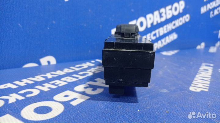 Блок кнопок Chevrolet Trailblazer внедорожник LL8