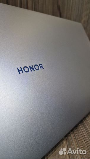 Шустрый ультрабук honor