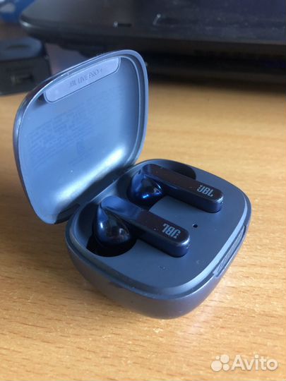 JBL live PRO plus