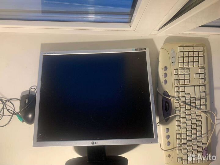 Монитор LG