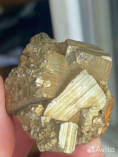 Камень минерал пирит