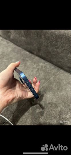 Телефон iPhone13