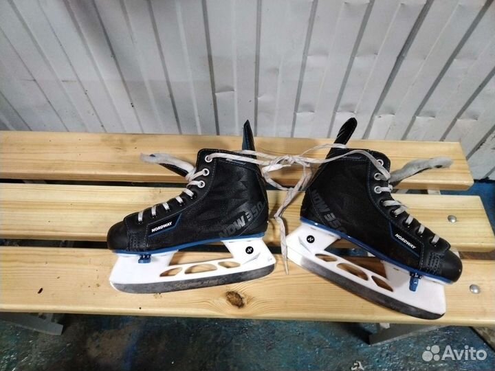 Коньки хоккейные