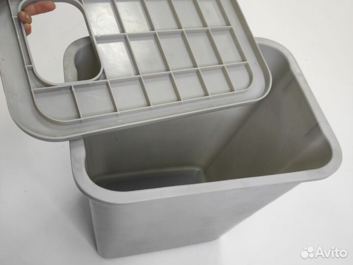 Ящик- рюкзак рыболовный зимний Salmo из 3 частей