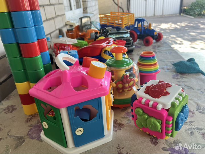 Детские развивающие игрушки для малышей