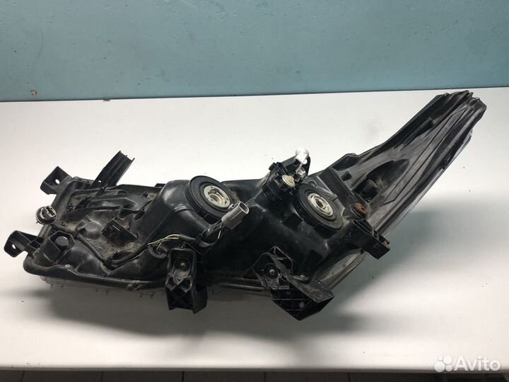Фара правая Toyota Corolla E18 2013-2018