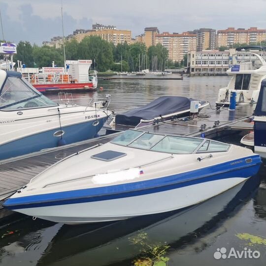 Моторный катер Crownline 225 CCR