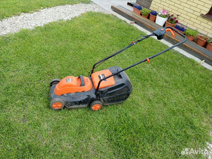 Газонокосилка электрическая на запчасти