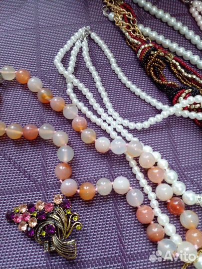 Кулоны, бусы, броши