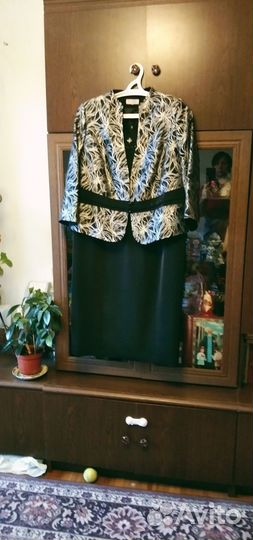 Женское платье-костюм и жакет