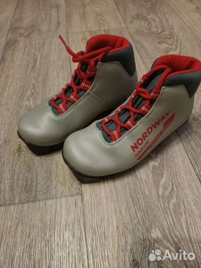 Лыжные ботинки р. 32