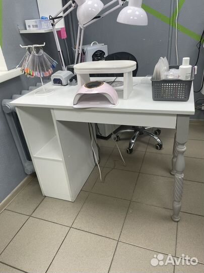 Стол маникюрный с пылисосом