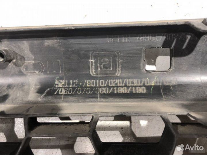 Решетка бампера передняя Lexus Nx300