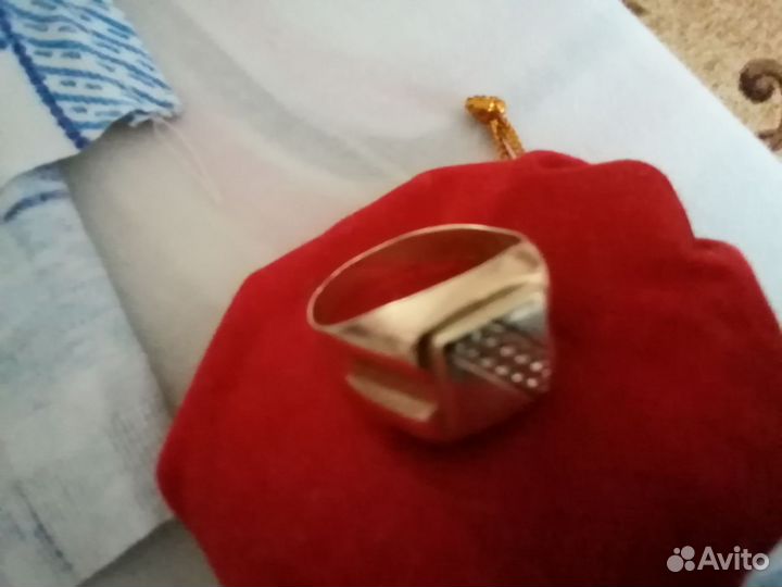 Золотые серьги с топазом