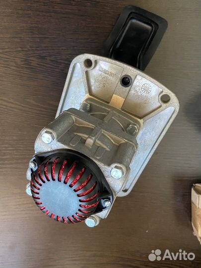 Кран тормозной камаз 6520/65115