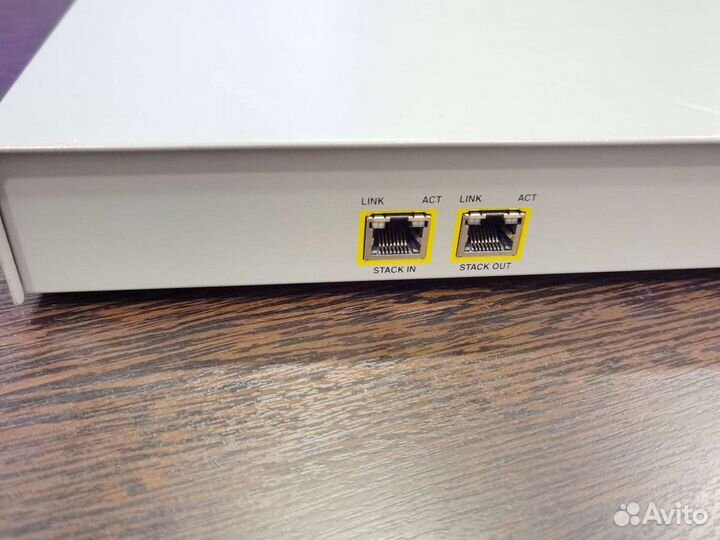 Коммутатор Allied Telesis AT-8000S/24 управляемый