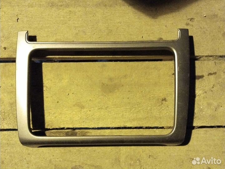 Рамка магнитолы Volkswagen Polo, 6R0858069