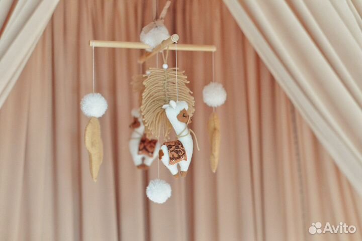 Мобиль из фетра. Лама (альпака)