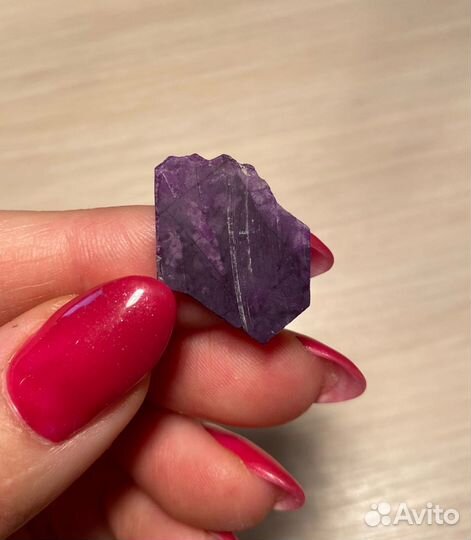 Сугилит - минерал трансформации, наборы, Чароит