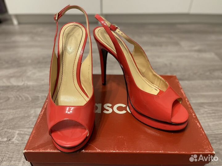 Босоножки 39