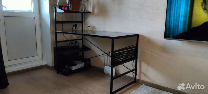 Стол стеклянный компьютерный