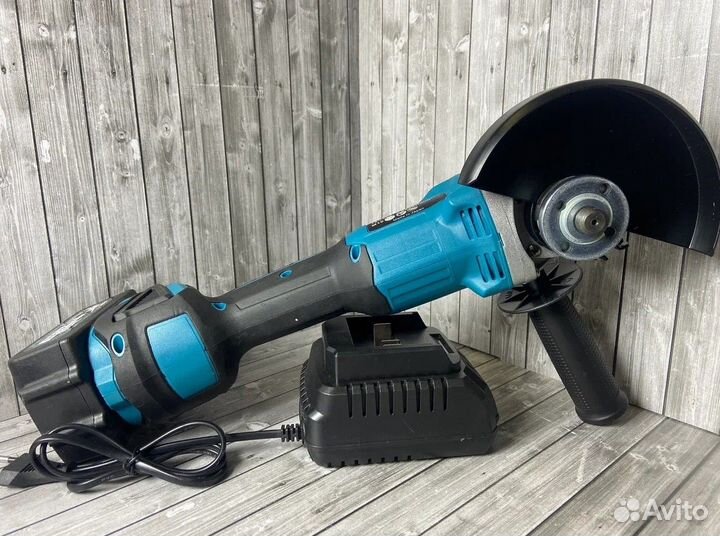 Аккумуляторная углошлифовальная машина Makita