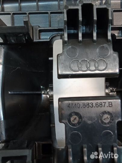 Накладка сиденья задняя Audi Q7 4M crec 2016