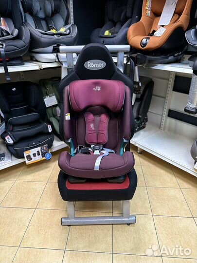 Britax Roemer Advansafix m i-size Burgundi