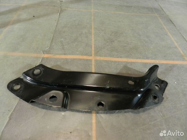 Кронштейн панели передней левый -Volkswagen Polo