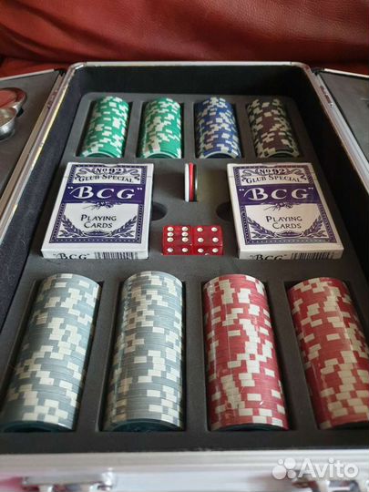 Набор для игры в покер на 200 фишек