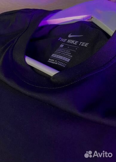 Футболка Nike x ACG черная на руках