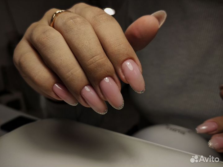 Нужна модель на маникюр