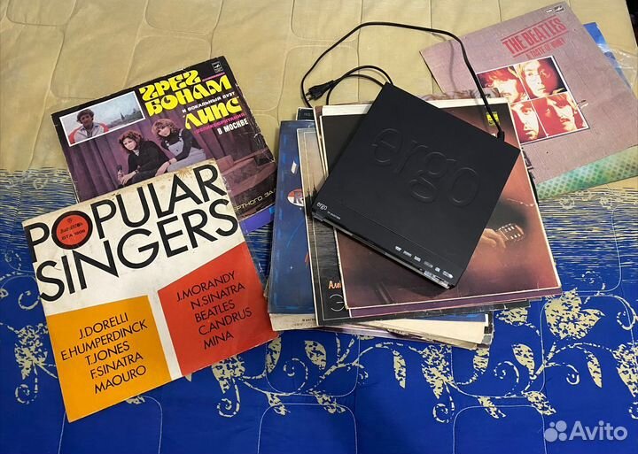 Dvd проигрыватель и пластинки