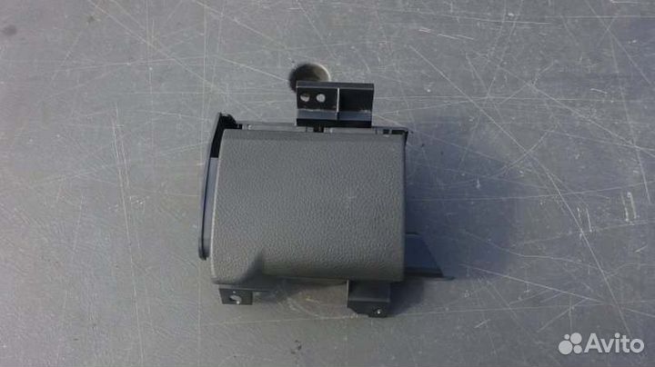 Подстаканник передний левый Nissan Xtrail NT30