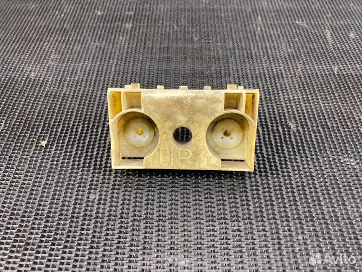 Крепление бампера переднее левое Nissan X-Trail