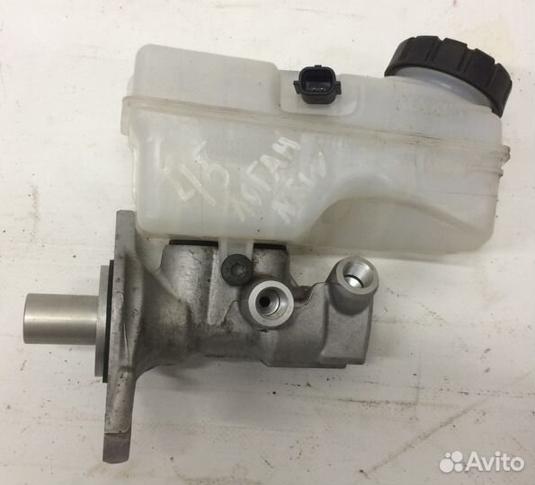 Главный тормозной цилиндр с бачком рено логан 2015