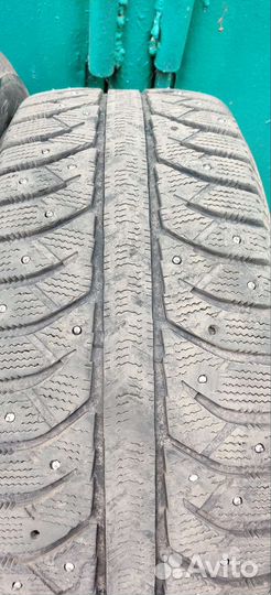 Bridgestone Ice Cruiser 7000 215/60 R16