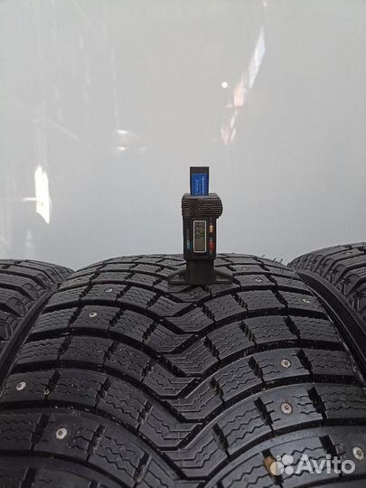 Michelin Latitude X-Ice North 255/45 R20 и 275/40 R20