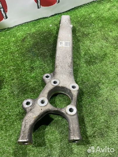 Кулак поворотный передний левый Lexus Is250 GSE20