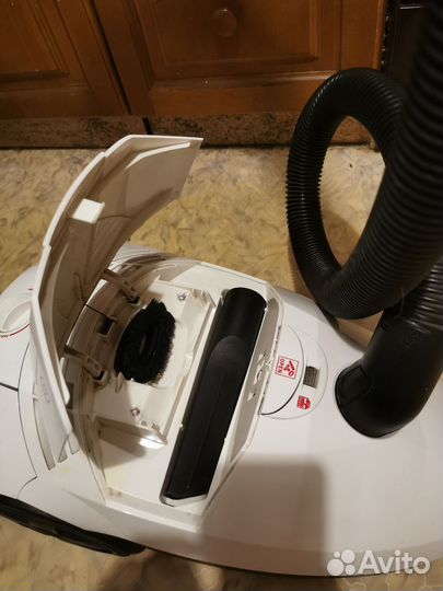 Пылесос EIO Varia 1800