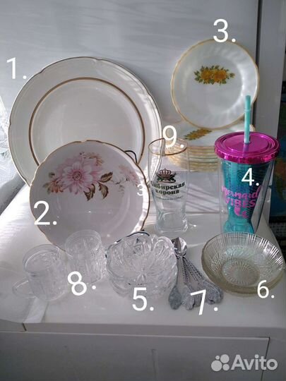 Посуда: блюда, чашки, стаканы, тарелки, ложки