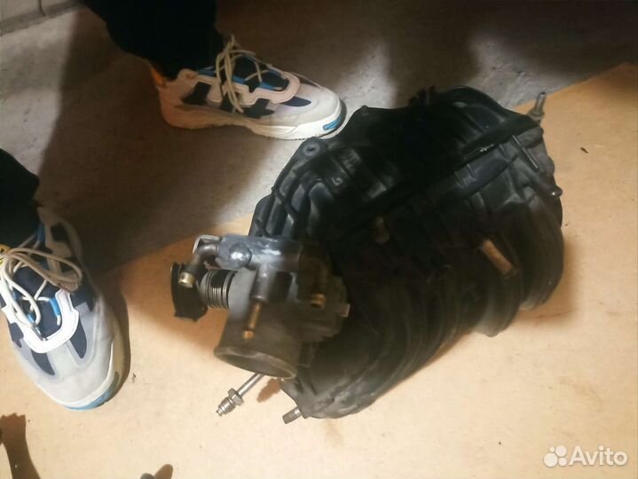 Впускной коллектор дросель форсунки в сборе