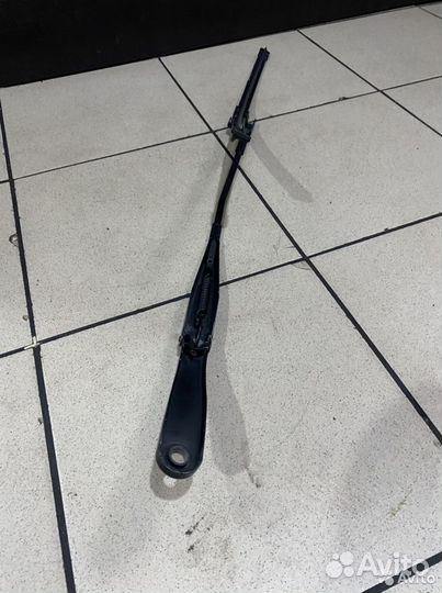 Поводок дворника левый Opel Astra H