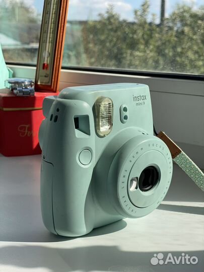 Плёночный фотоаппарат instax mini 9