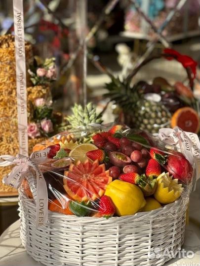 Фруктовая корзина подарок