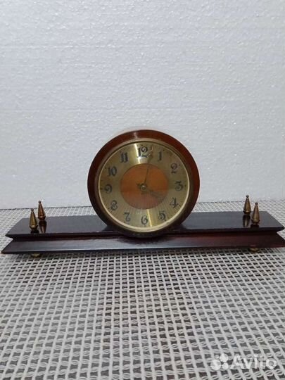 Часы настольные весна