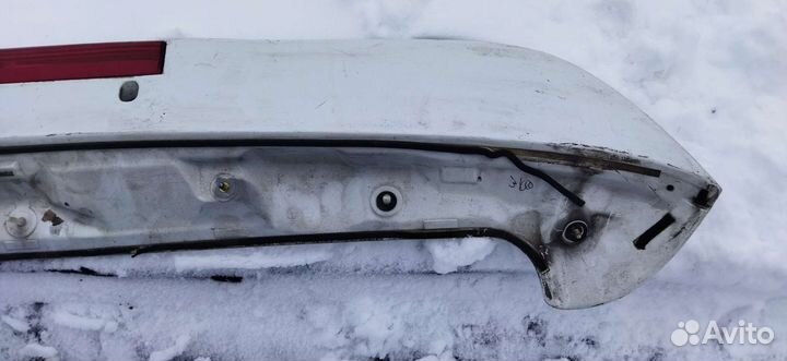 Спойлер Toyota Estima 2000-2005
