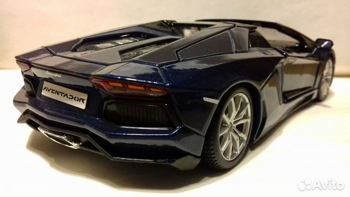 Lamborghini aventador roadster